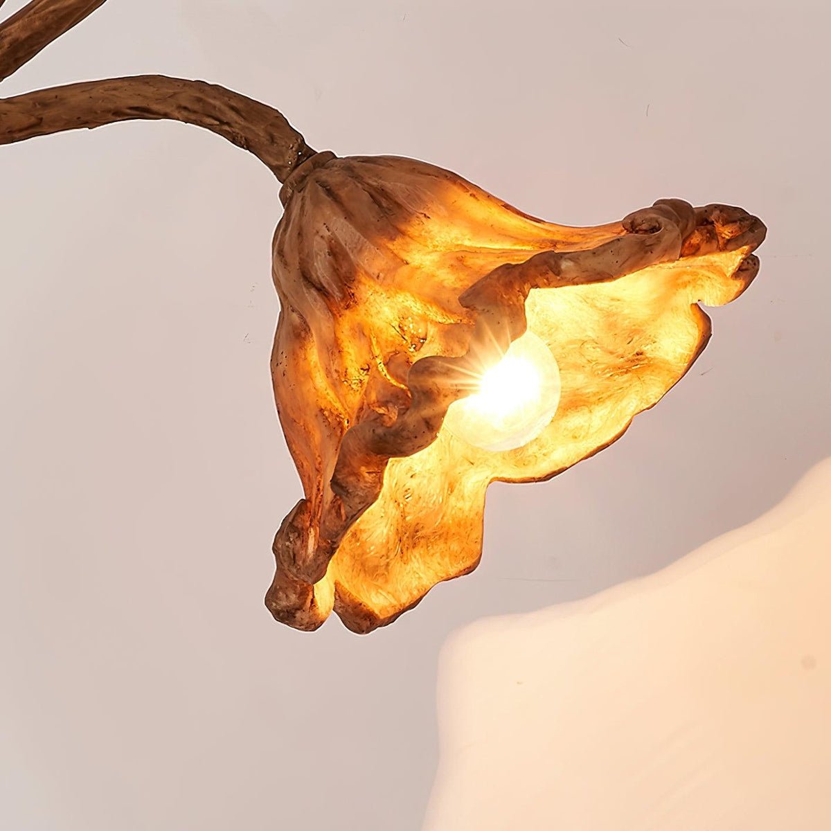 Velanella Kunstharz-Tischlampe