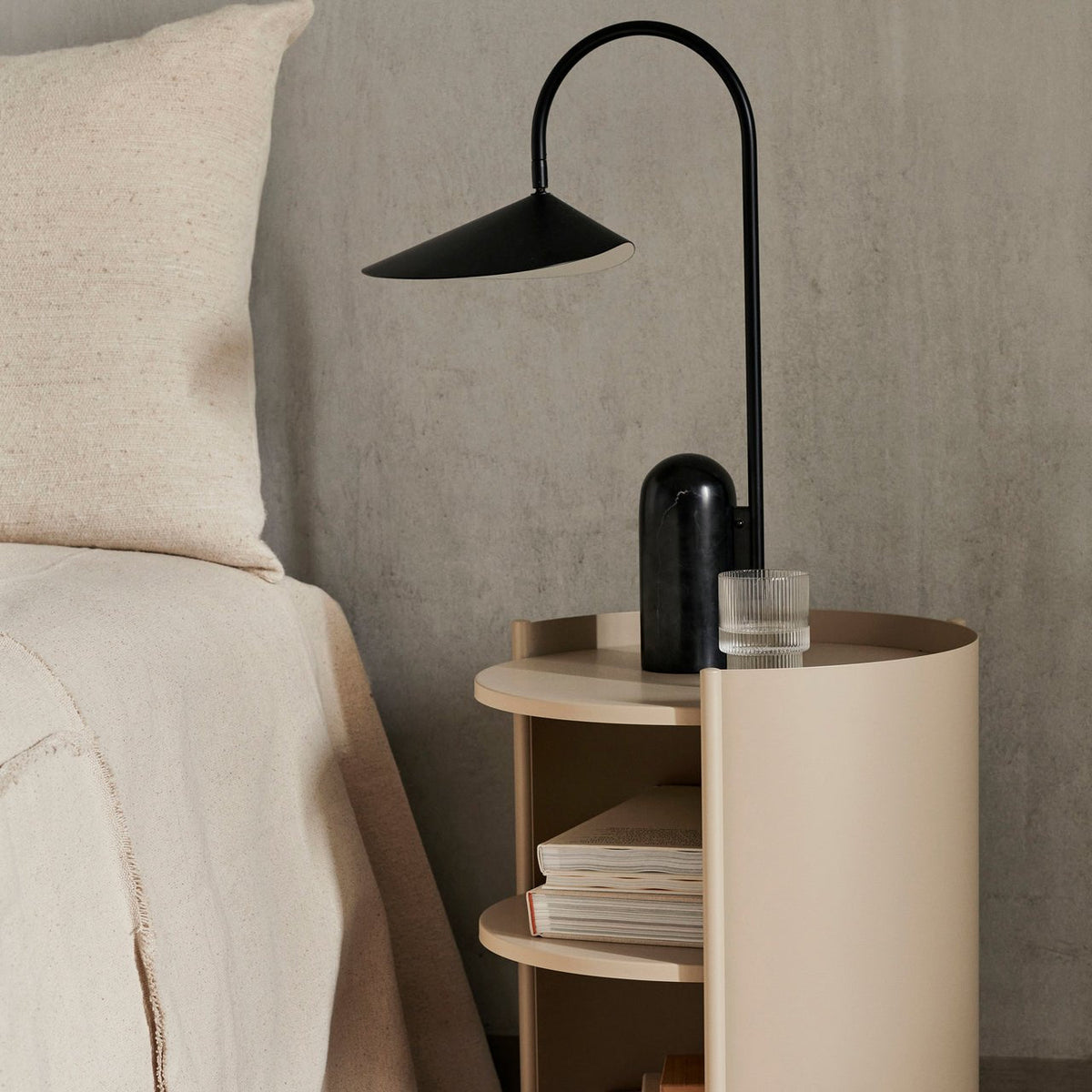 Selva Arc Leaf Tischlampe