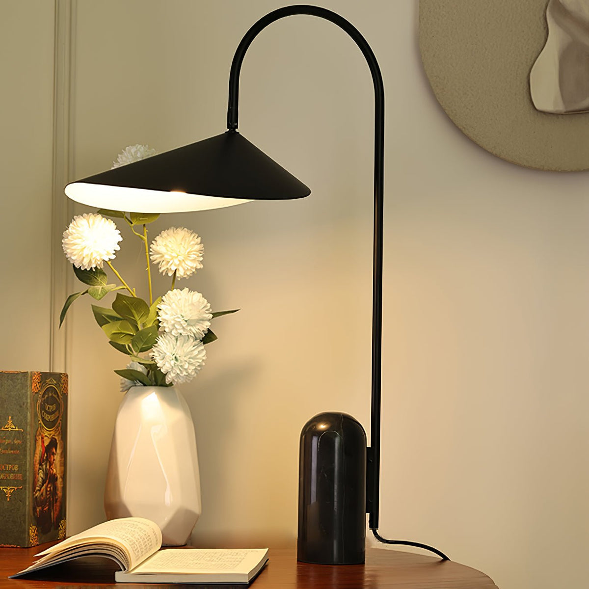 Selva Arc Leaf Tischlampe