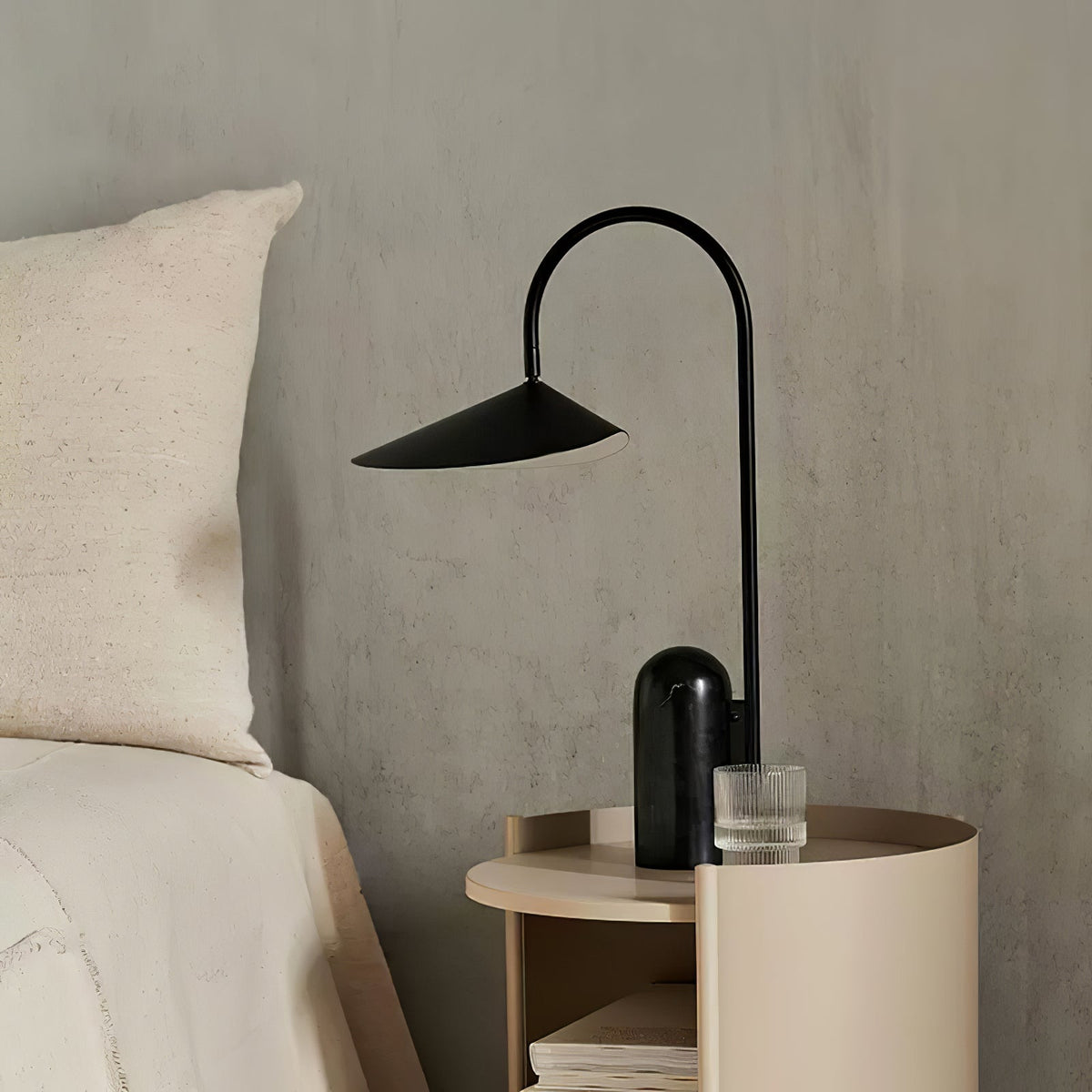 Selva Arc Leaf Tischlampe