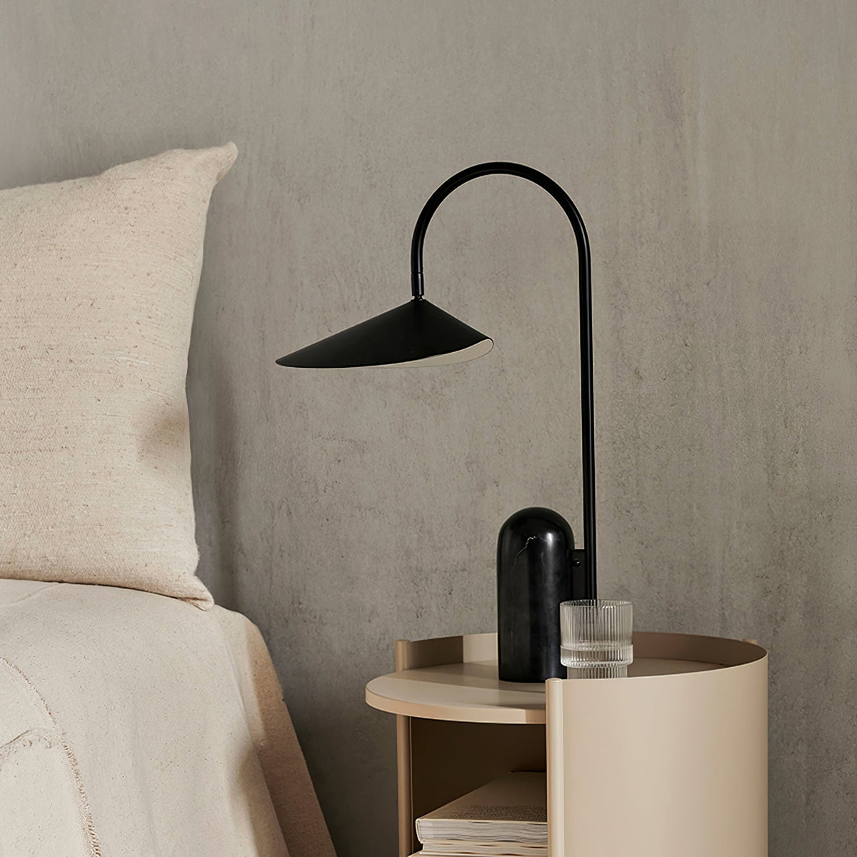 Selva Arc Leaf Tischlampe