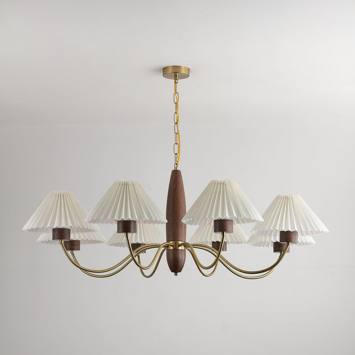 Rinalira Kronleuchter aus Walnuss und Messing Elegant