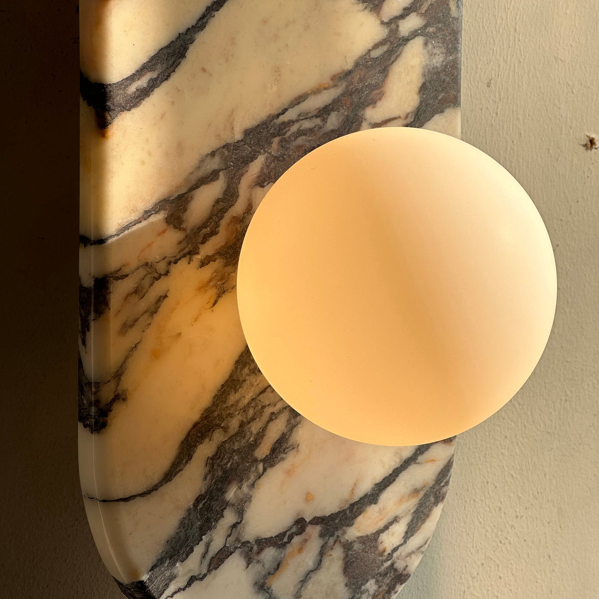 Alvuvyo Elegance Moderne Marmor-Wandleuchte