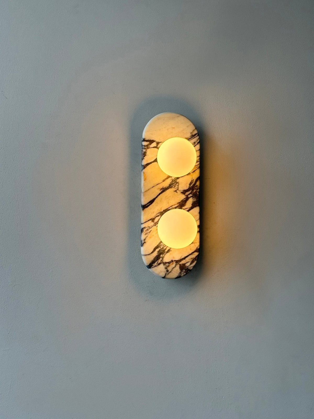 Eirenise Eleganz Einzigartige Glas-Marmor-Wandleuchte