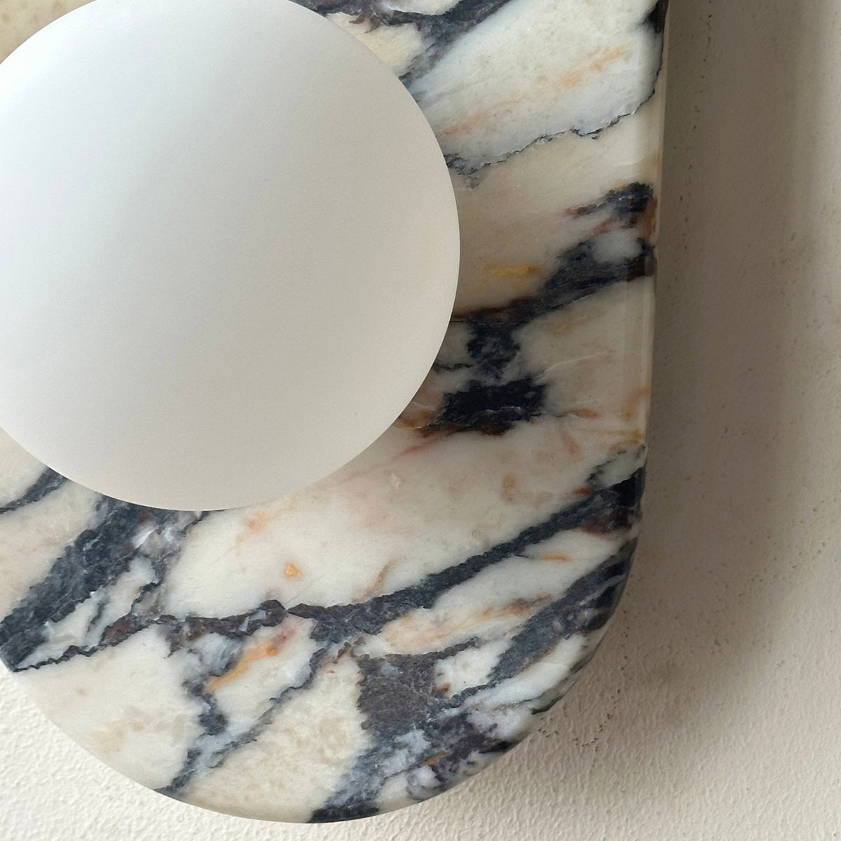 Eirenise Eleganz Einzigartige Glas-Marmor-Wandleuchte