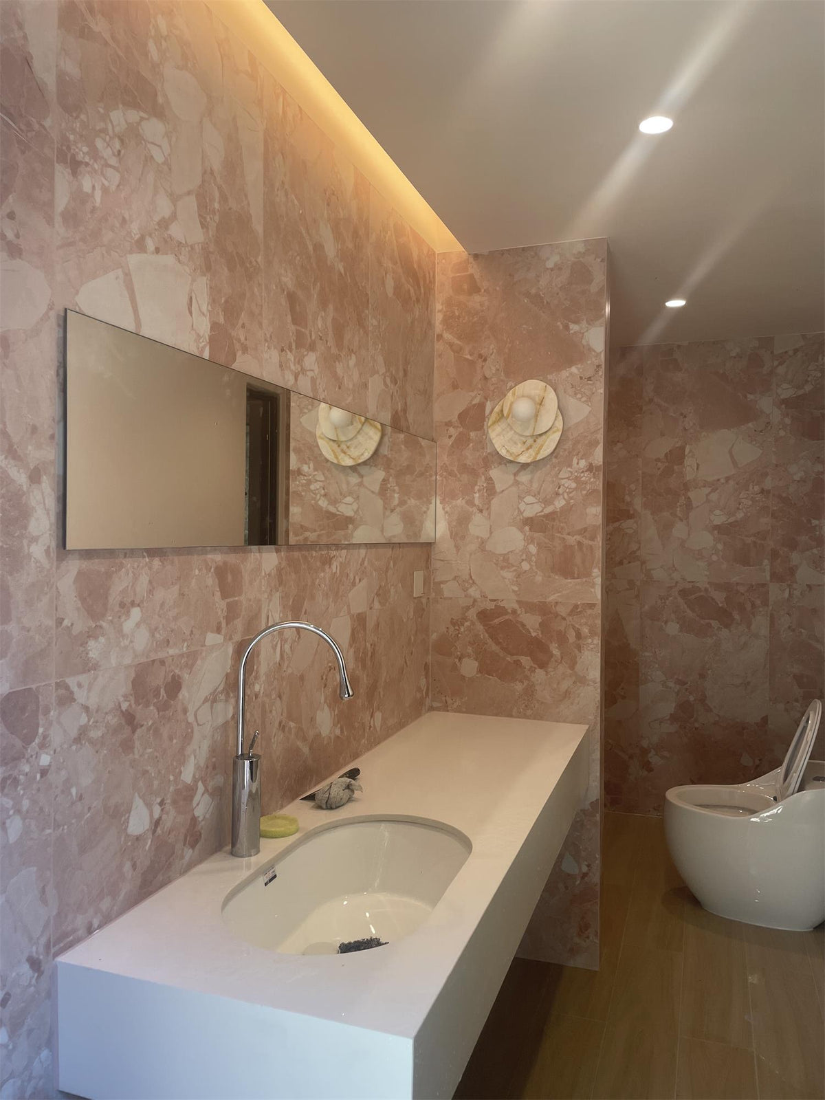 Alorarae Organic Alabaster Wandleuchte