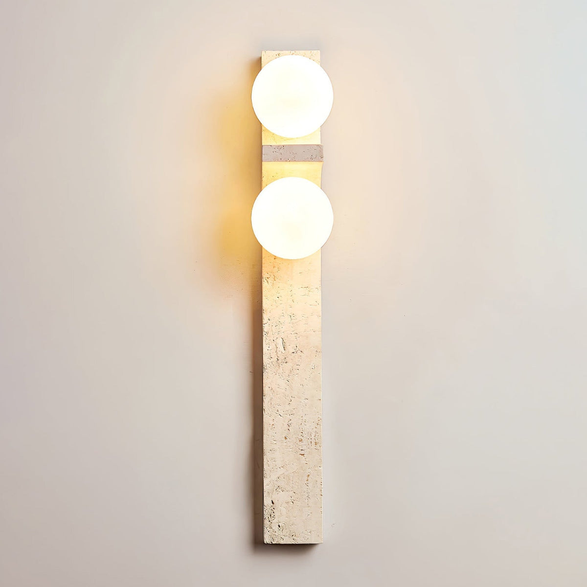 Eirikuvys zeitgenössische minimalistische Wandleuchte aus Travertin