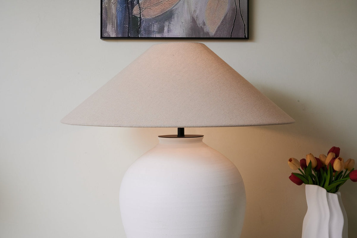 Natalie Minimalistische Tischleuchte aus Keramik