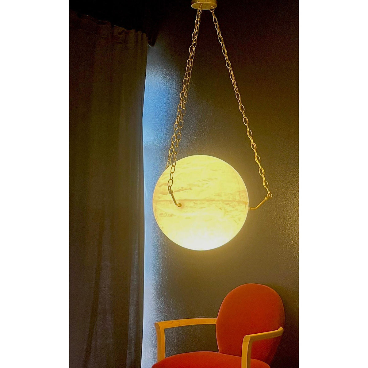 Himinuvys zeitgenössische minimalistische Pendelleuchte aus Alabaster