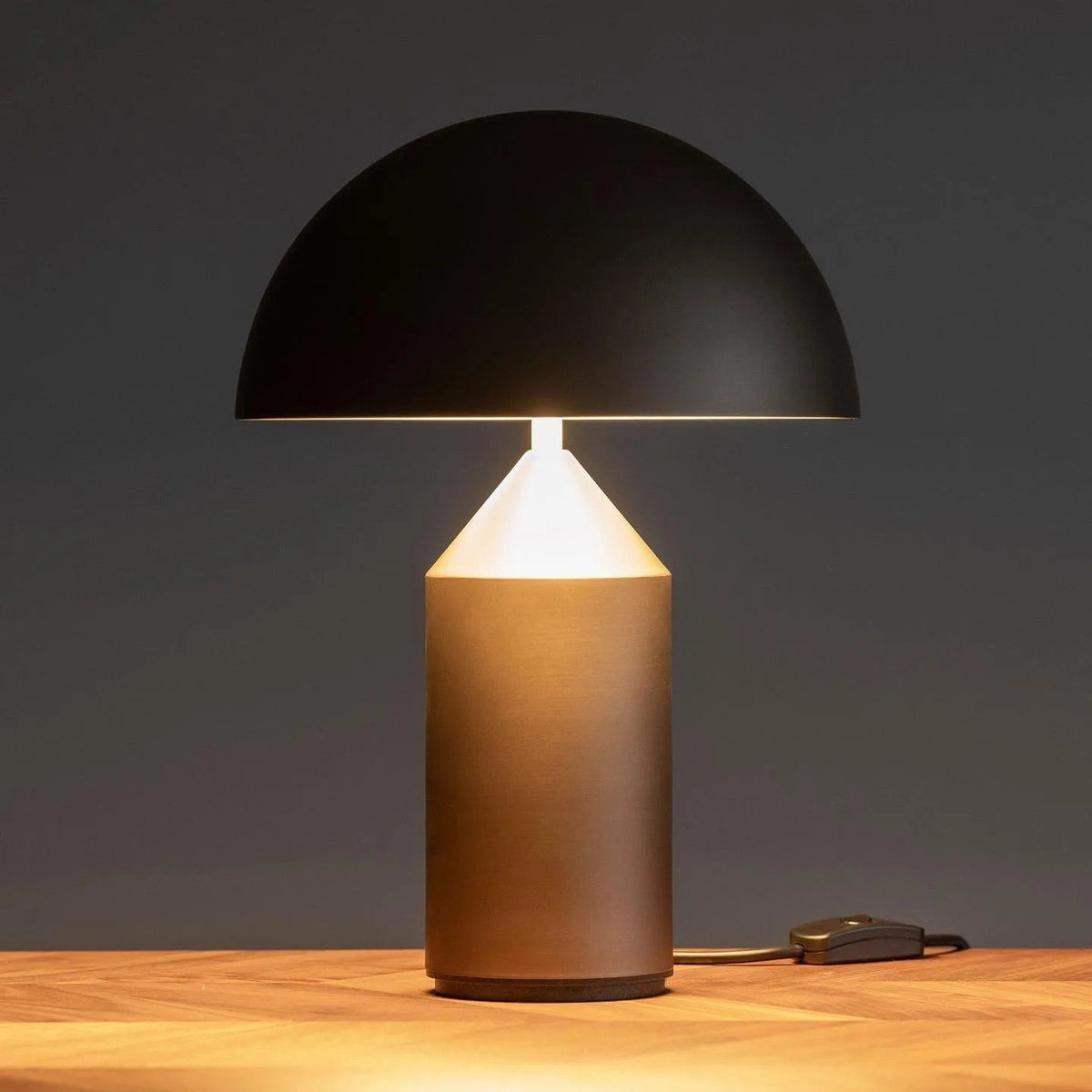Selisina Industrielle Minimalistische Tischleuchte