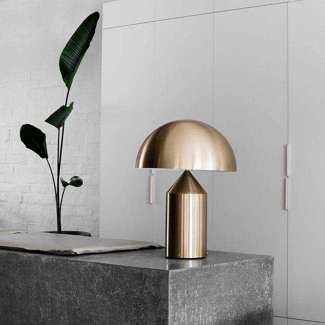 Selisina Industrielle Minimalistische Tischleuchte
