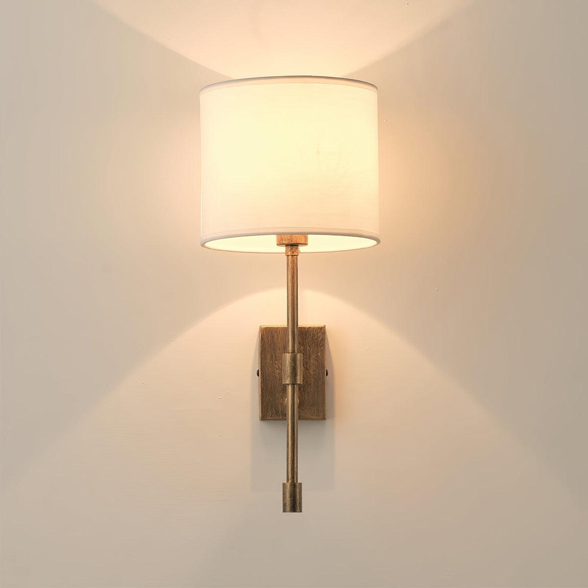 Eirikuvyo moderne minimalistische Metall-Stoff-Wandleuchte