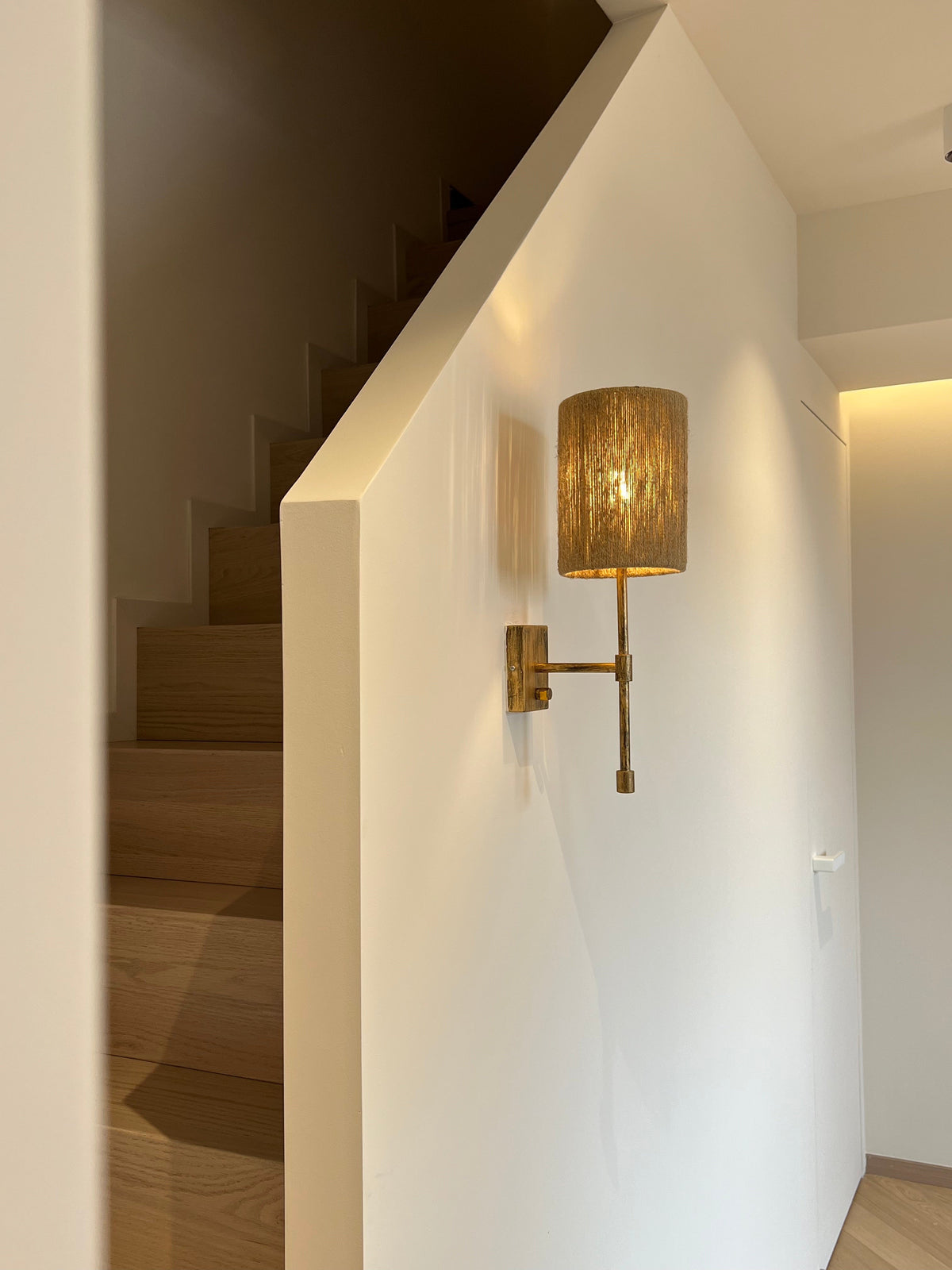 Eirikuvyo moderne minimalistische Metall-Stoff-Wandleuchte