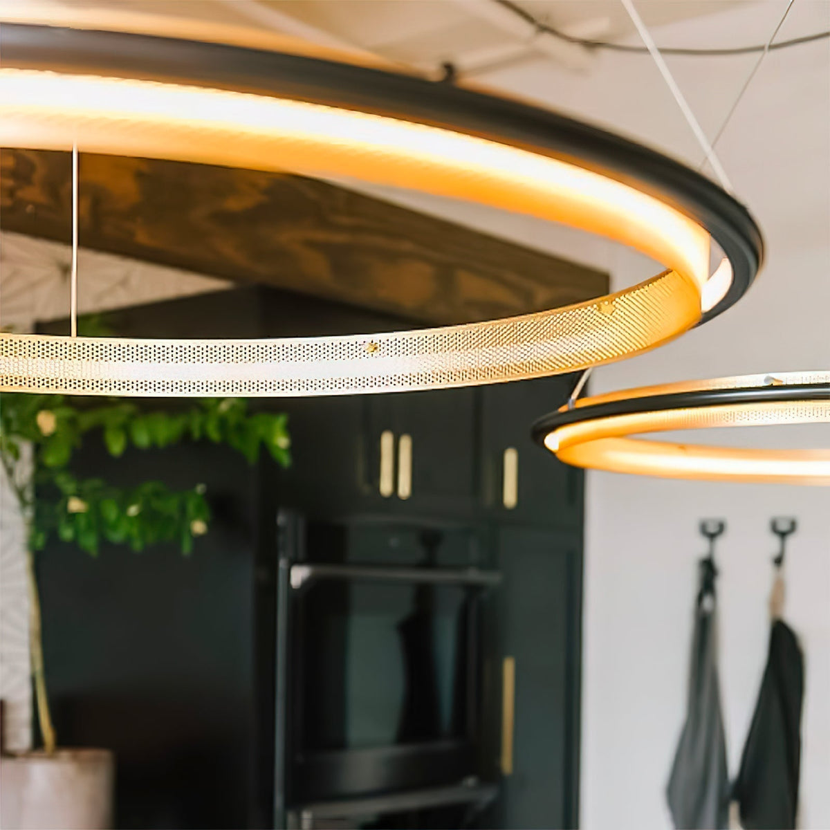 Himinuvyo Kronleuchter zeitgenössische minimalistische Kronleuchte mit integrierter LED