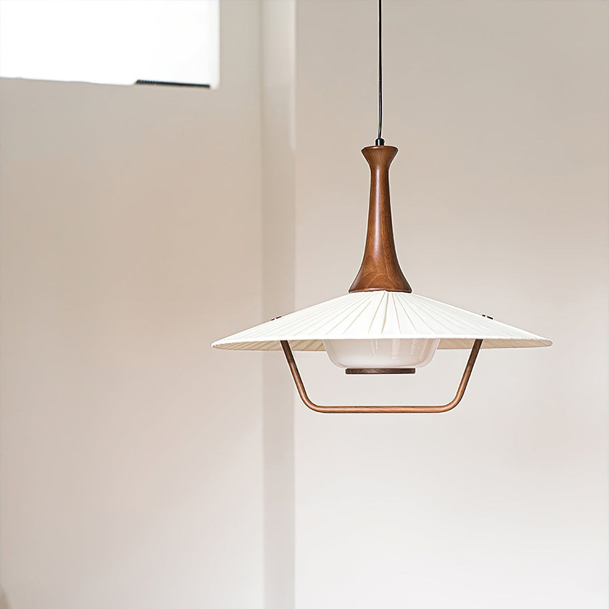 Vionne Pendelleuchte aus Holz und Weiß im Mid-Century-Stil