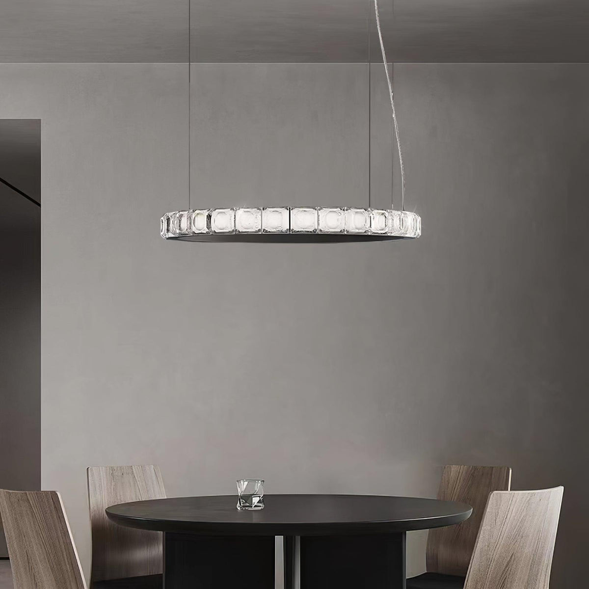 Avzorion zeitgenössischer minimalistischer Kronleuchter aus Glas