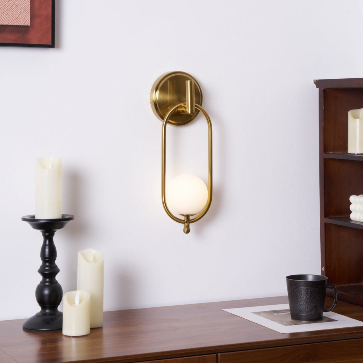 Cumirisra zeitgenössische minimalistische Messing-Glas-Wandleuchte