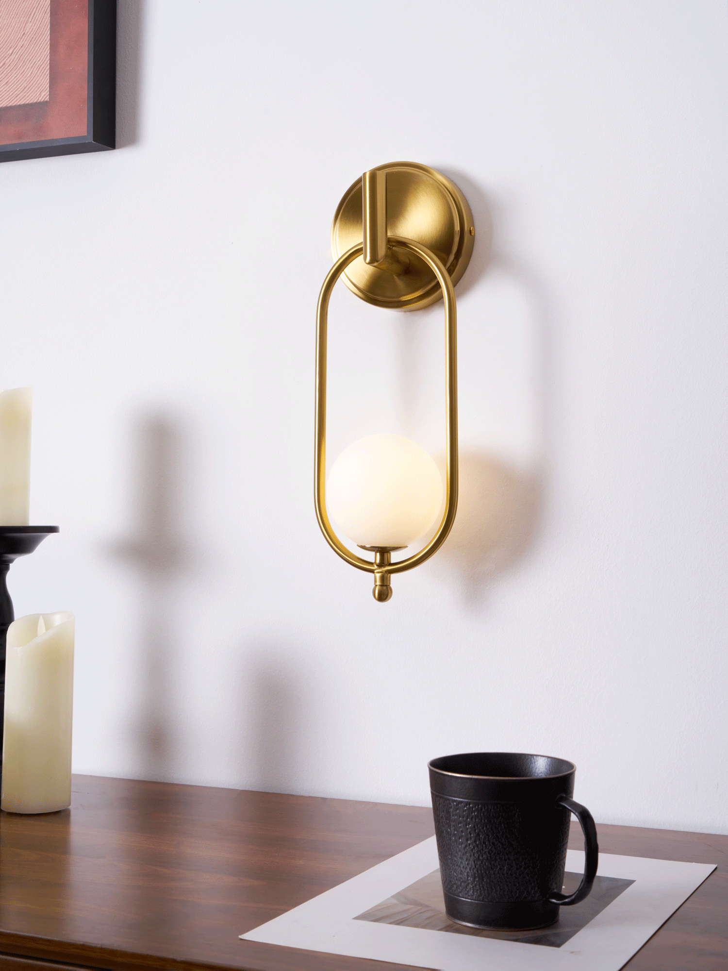 Cumirisra zeitgenössische minimalistische Messing-Glas-Wandleuchte