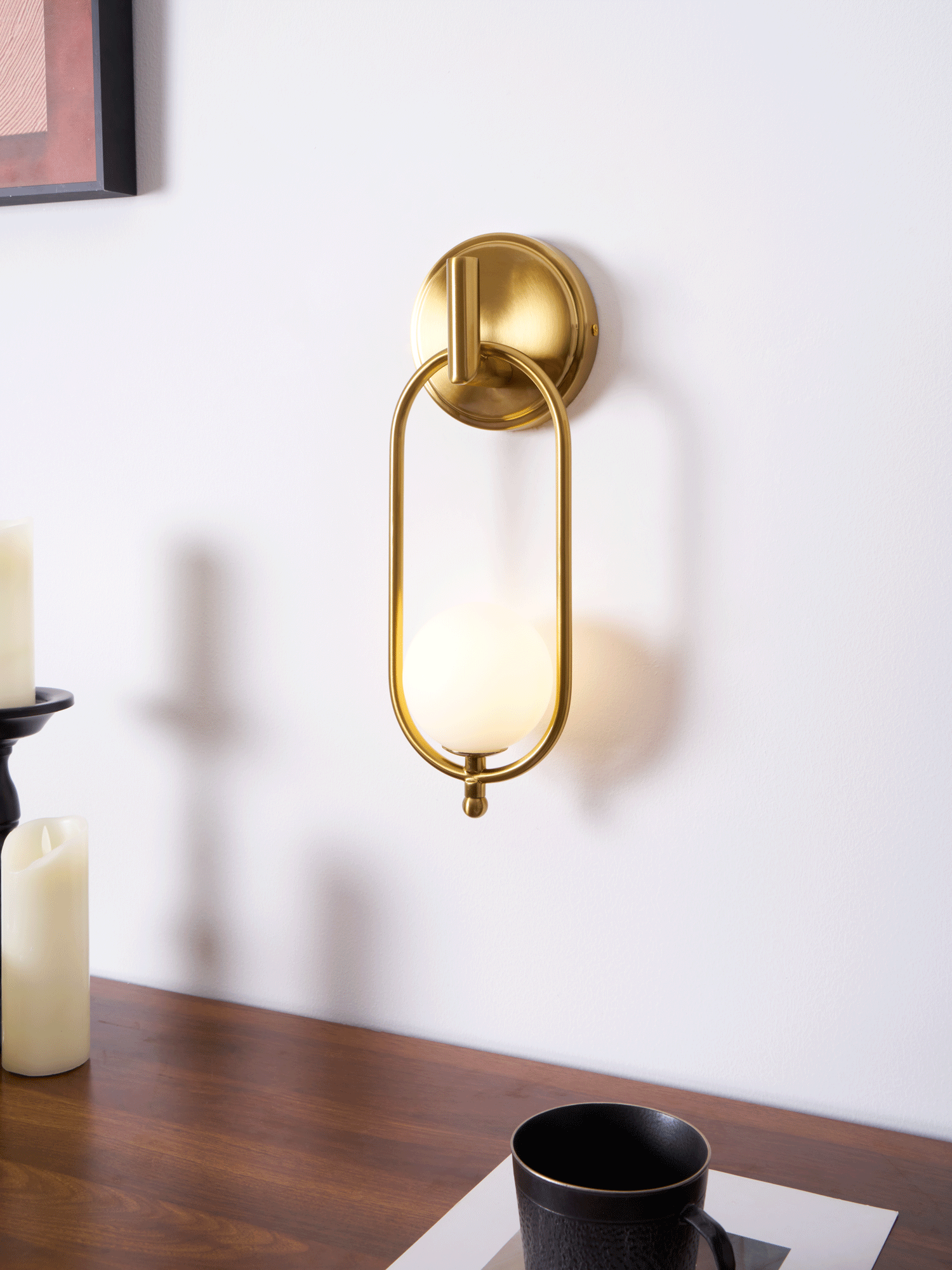 Cumirisra zeitgenössische minimalistische Messing-Glas-Wandleuchte