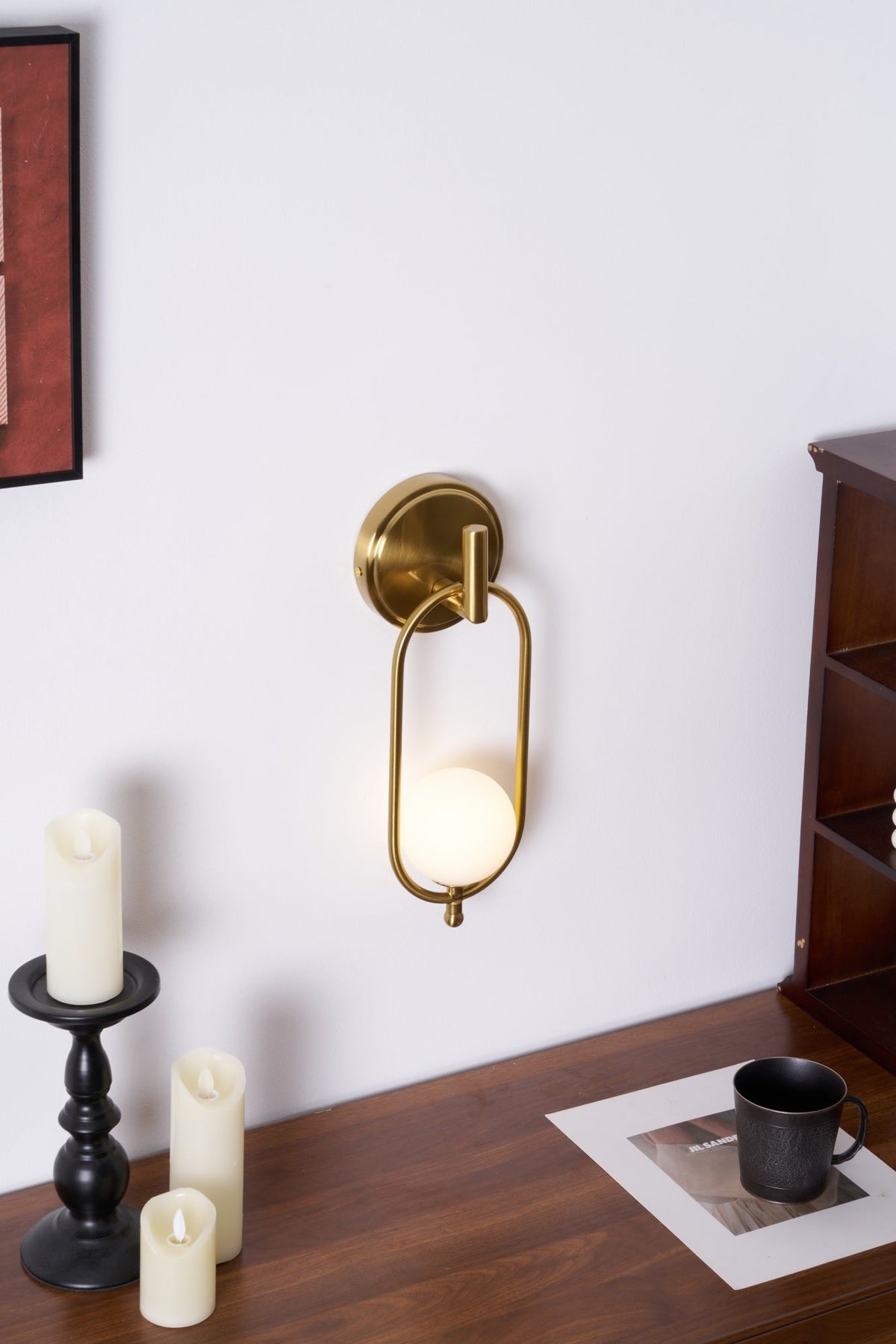 Cumirisra zeitgenössische minimalistische Messing-Glas-Wandleuchte