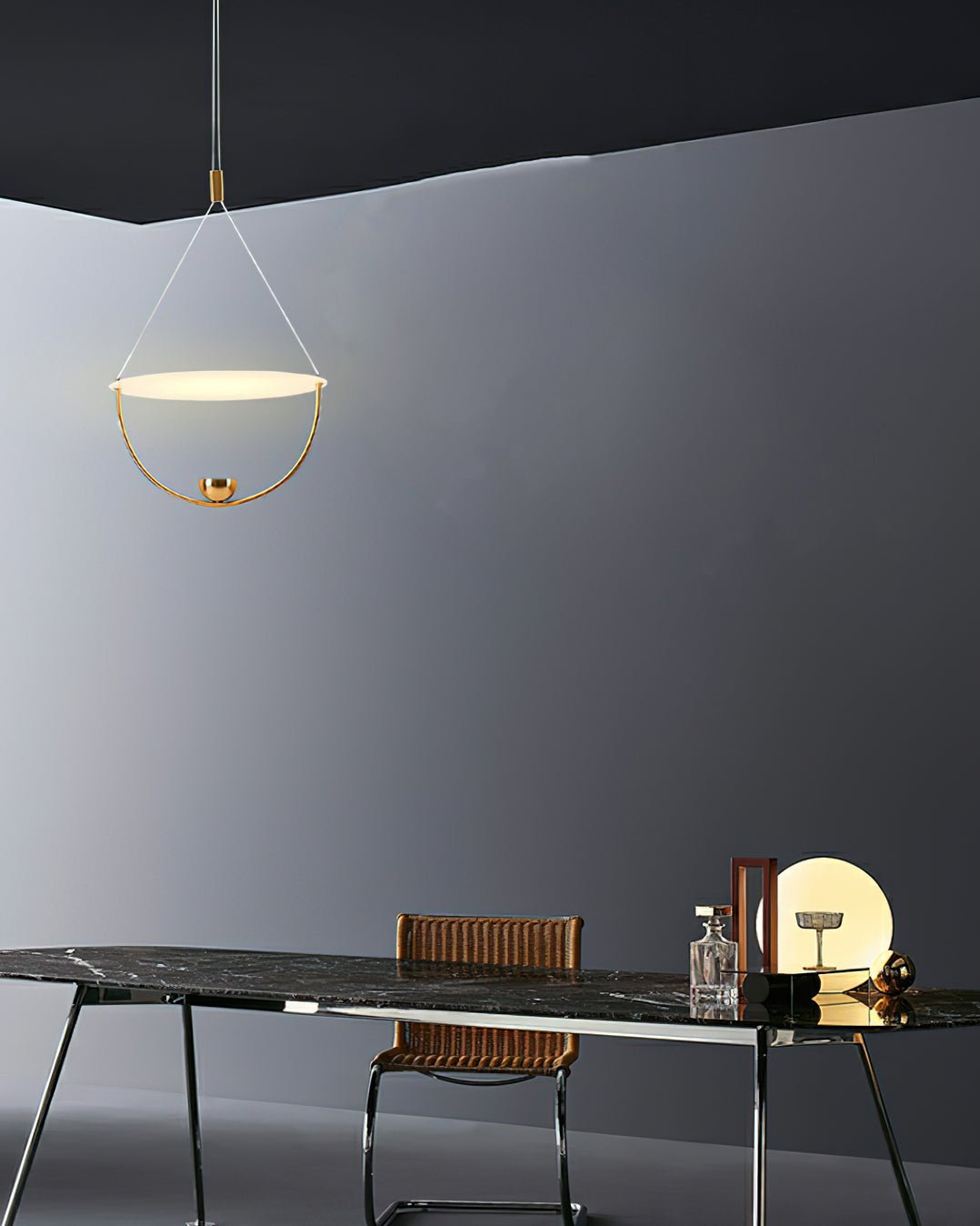 Vecaros zeitgenössische minimalistische Pendelleuchte mit Scheibenform