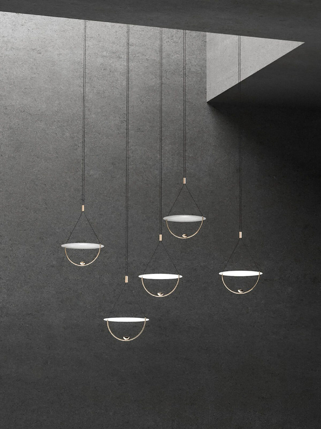 Vecaros zeitgenössische minimalistische Pendelleuchte mit Scheibenform