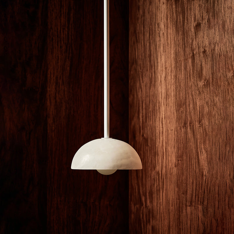 Eronex zeitgenössische minimalistische Eleganz Pendelleuchte aus Messing mit Glaskolben