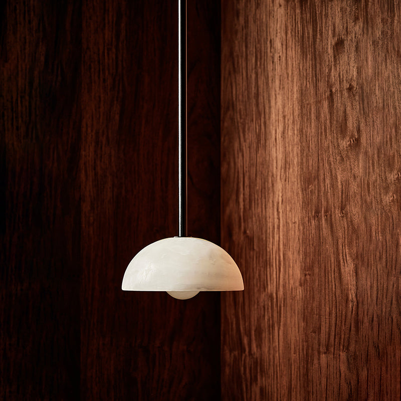 Eronex zeitgenössische minimalistische Eleganz Pendelleuchte aus Messing mit Glaskolben