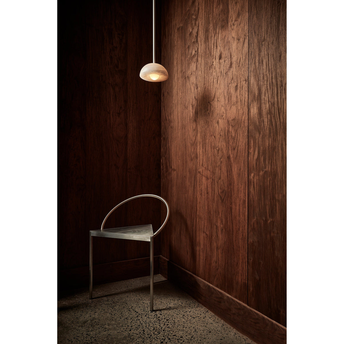 Eronex zeitgenössische minimalistische Eleganz Pendelleuchte aus Messing mit Glaskolben