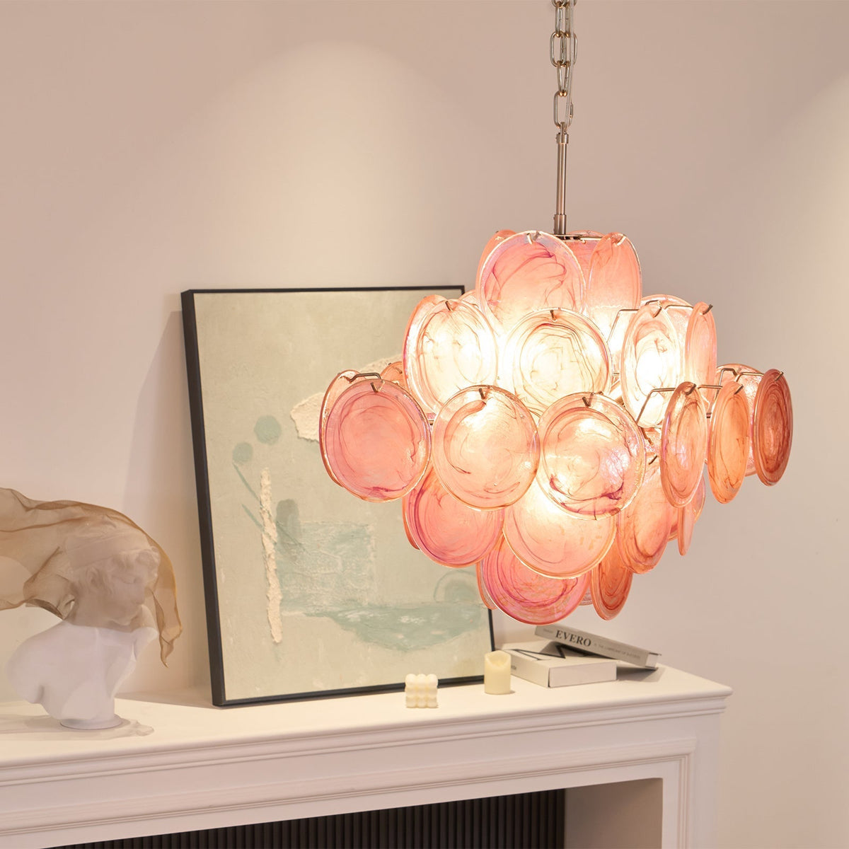 Celeian Kronleuchter aus rosa irisierendem Glas in geschichteter romantischer Form