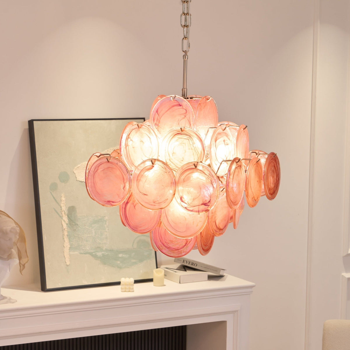 Celeian Kronleuchter aus rosa irisierendem Glas in geschichteter romantischer Form