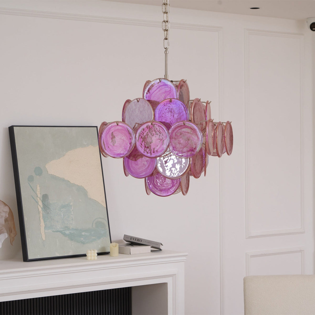 Celeian Kronleuchter aus rosa irisierendem Glas in geschichteter romantischer Form