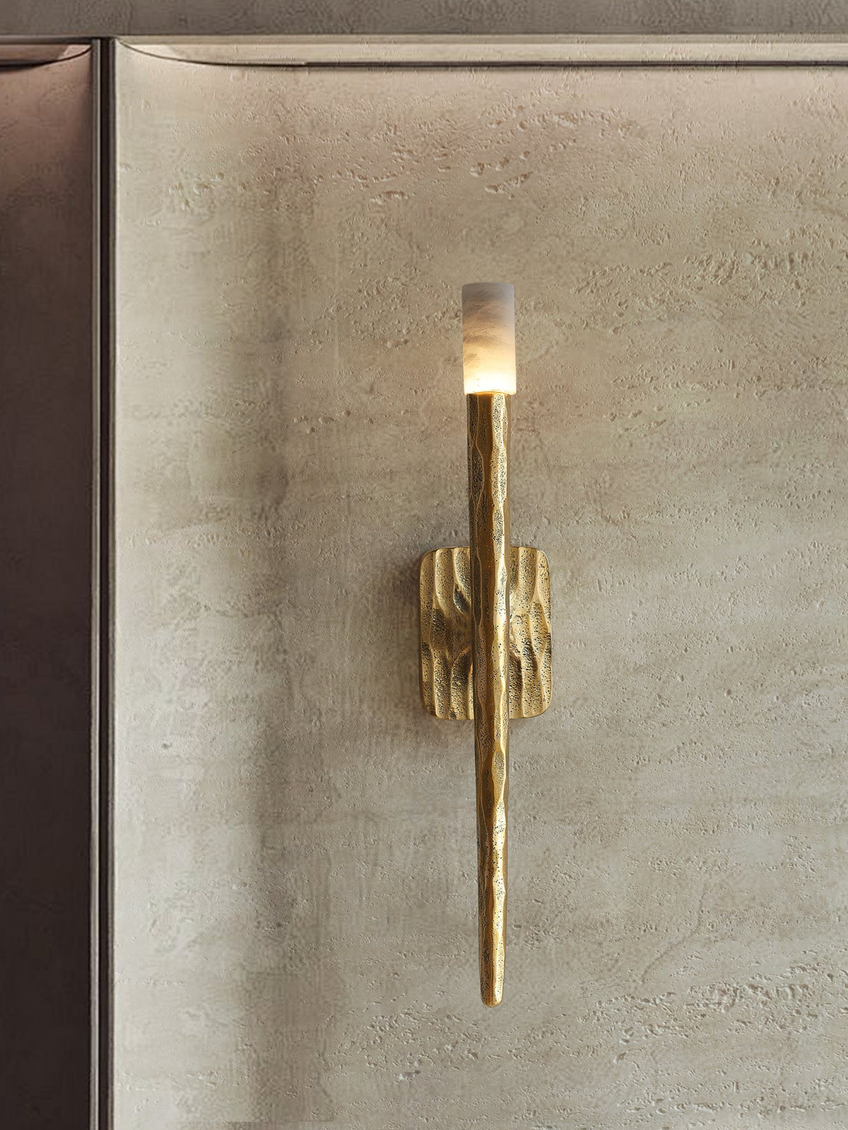 Julius Alabaster Zylindrische Minimalistische Wandleuchte