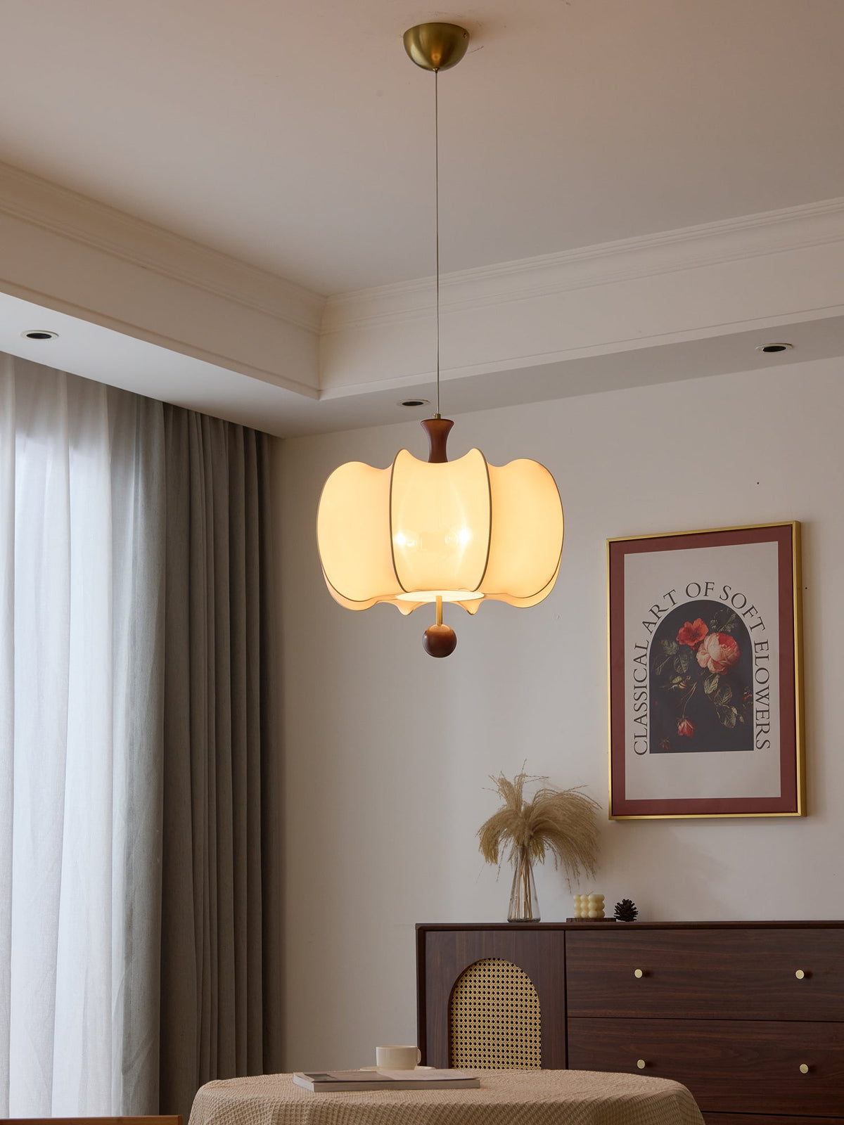 Elvelise Pendelleuchte aus Stoff und Holz
