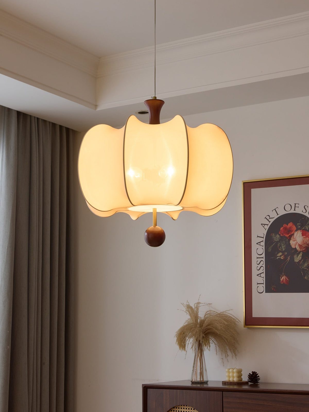 Elvelise Pendelleuchte aus Stoff und Holz
