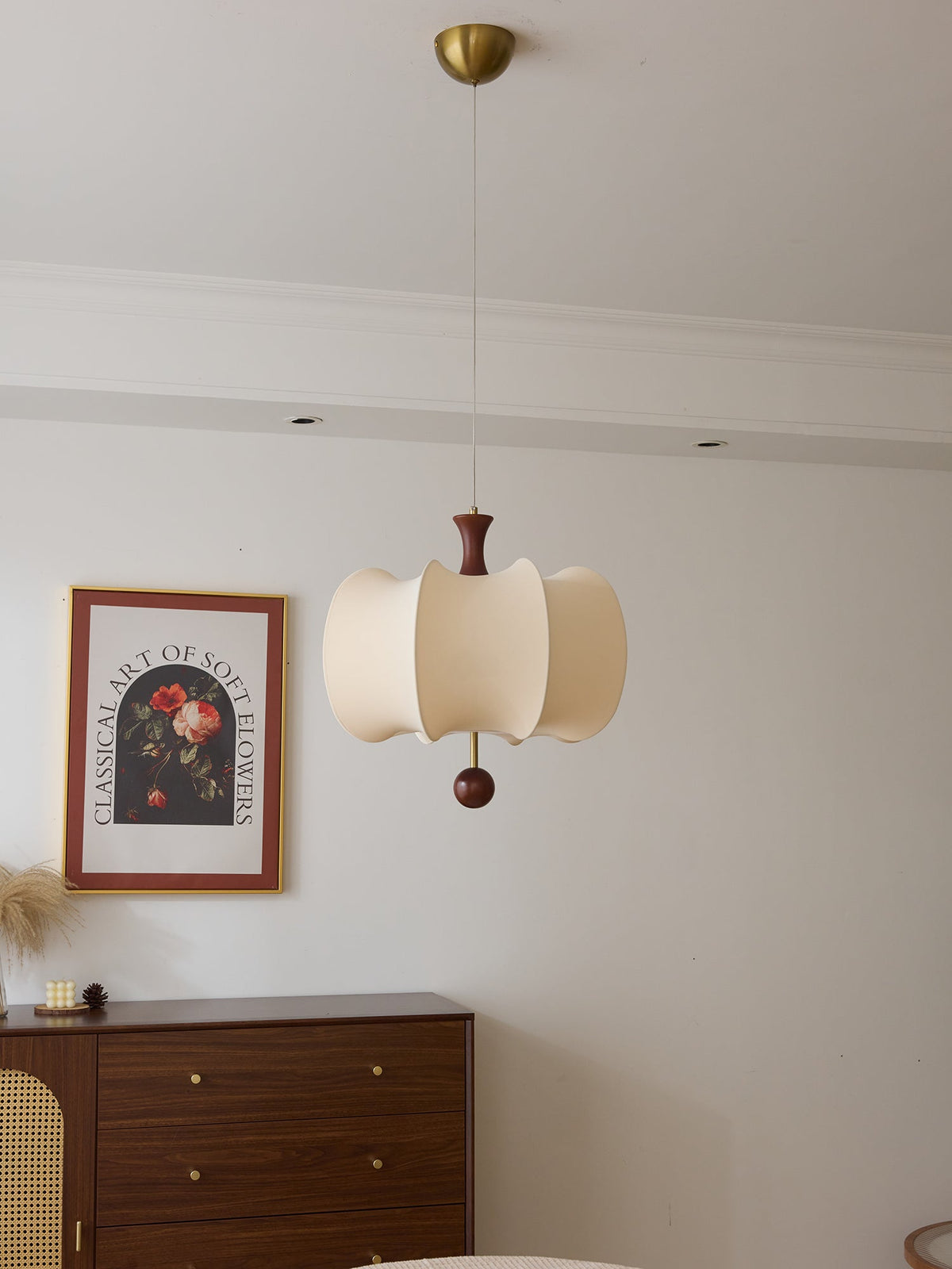 Elvelise Pendelleuchte aus Stoff und Holz
