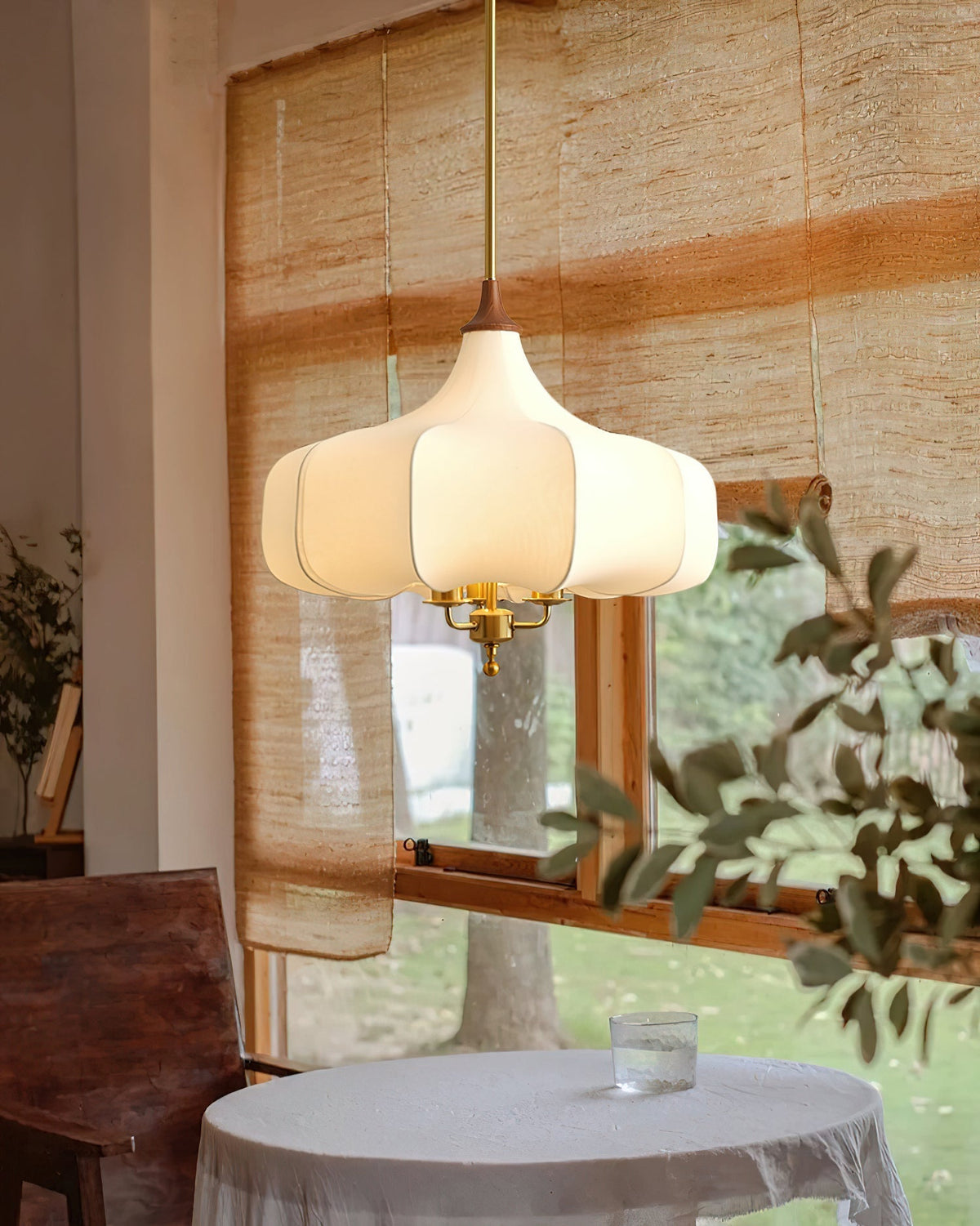 Jorath Pendelleuchte aus Stoff und Holz