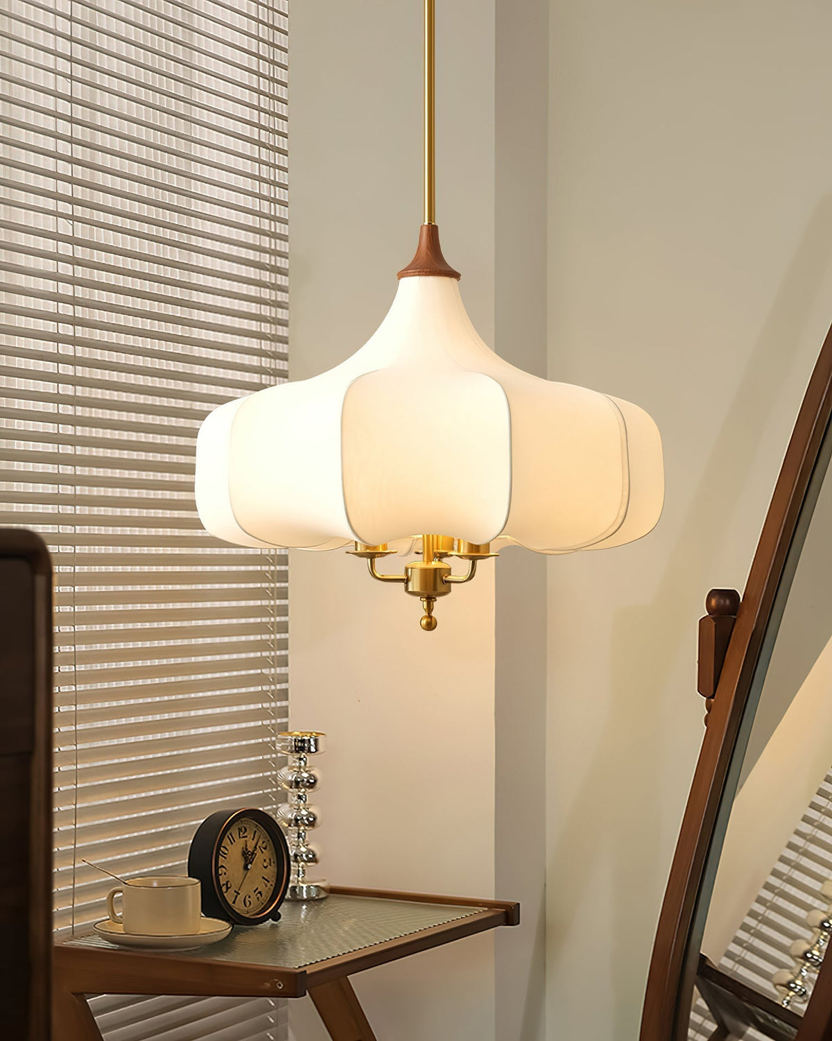 Jorath Pendelleuchte aus Stoff und Holz