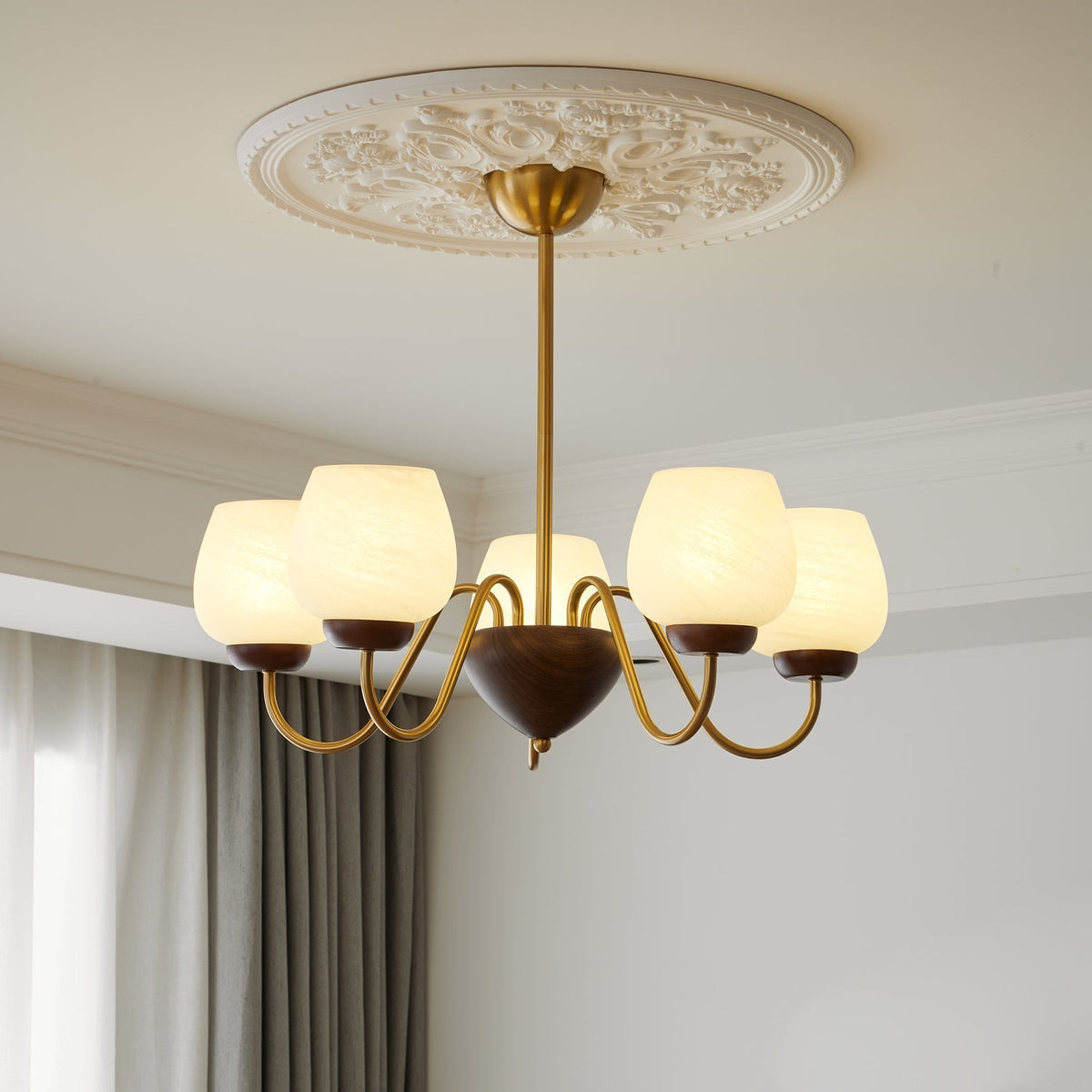 Sytheiel Premium Elegance Kronleuchter aus Holz und Glas