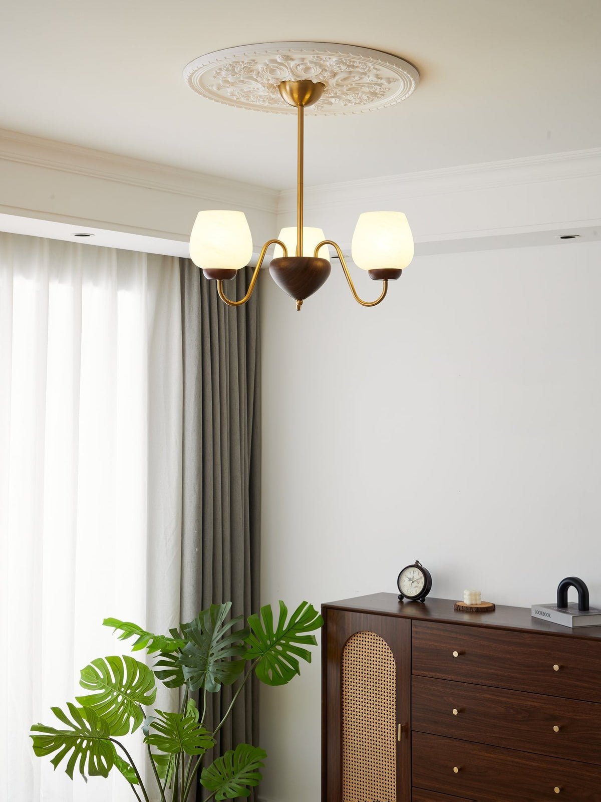 Sytheiel Premium Elegance Kronleuchter aus Holz und Glas