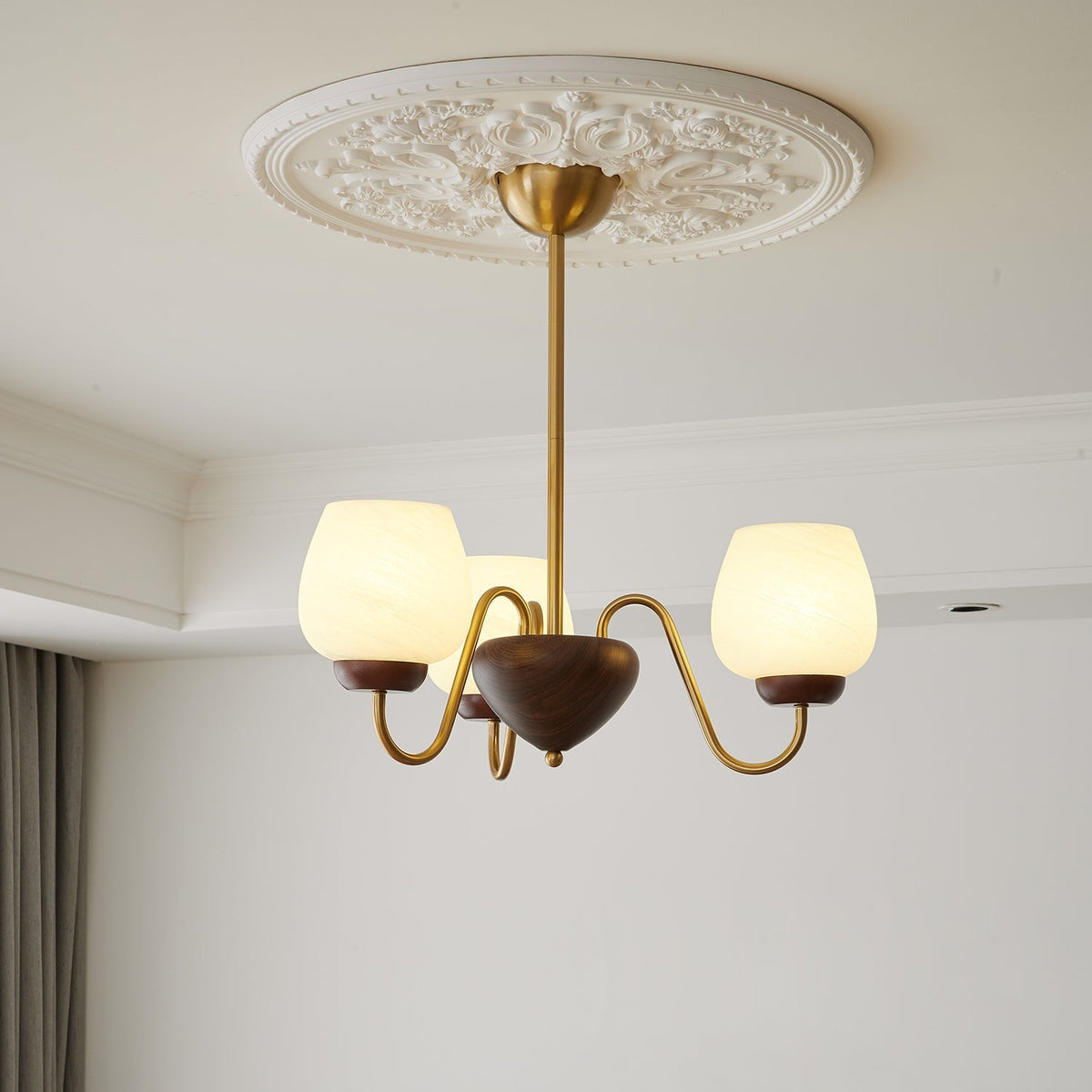Sytheiel Premium Elegance Kronleuchter aus Holz und Glas