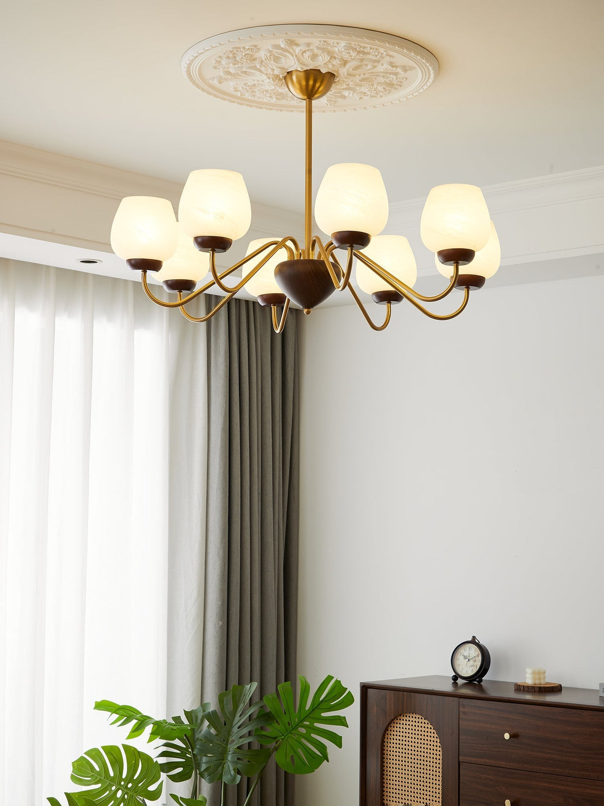 Sytheiel Premium Elegance Kronleuchter aus Holz und Glas