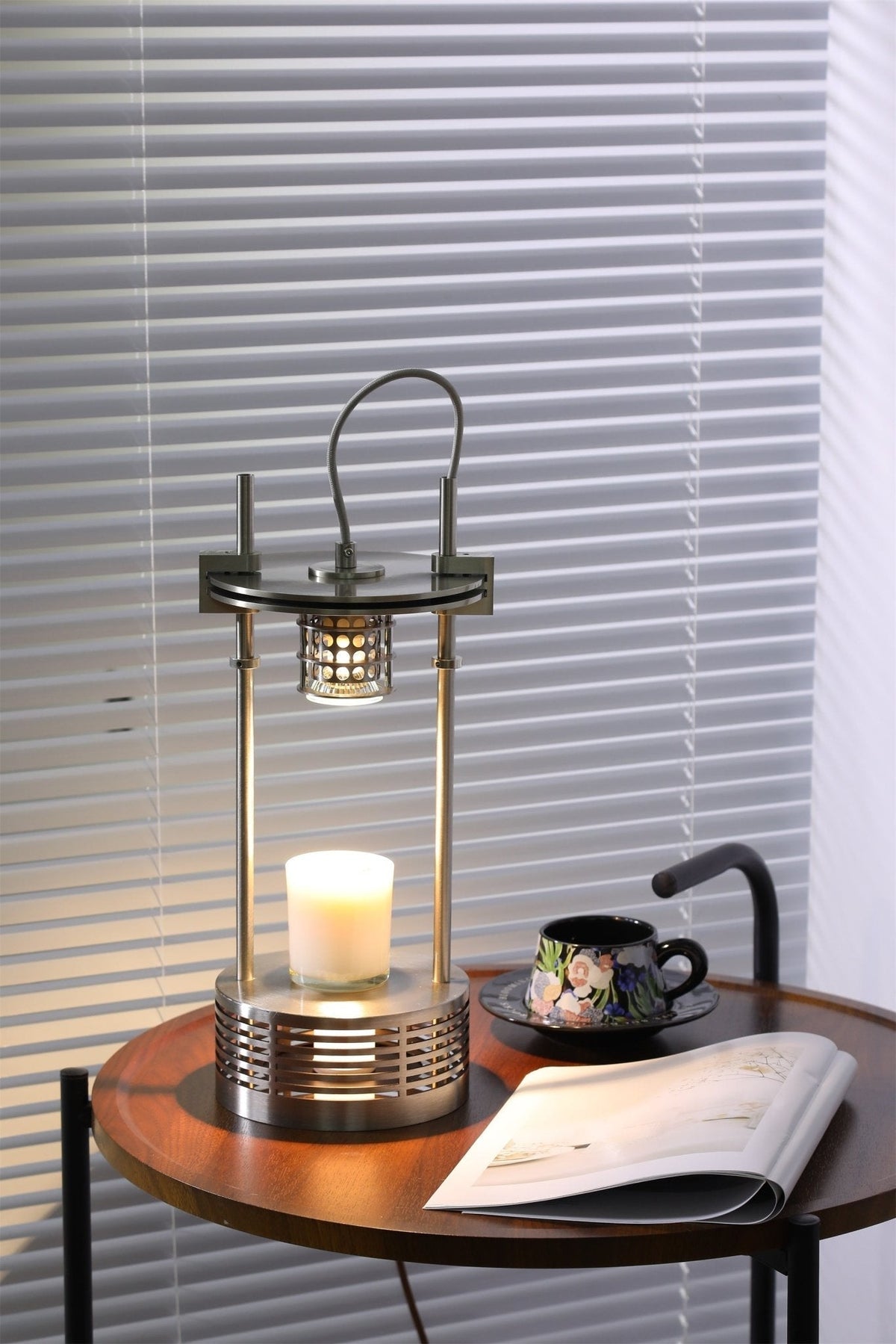 Serynd Aromatisch Tischlampe aus Edelstahl
