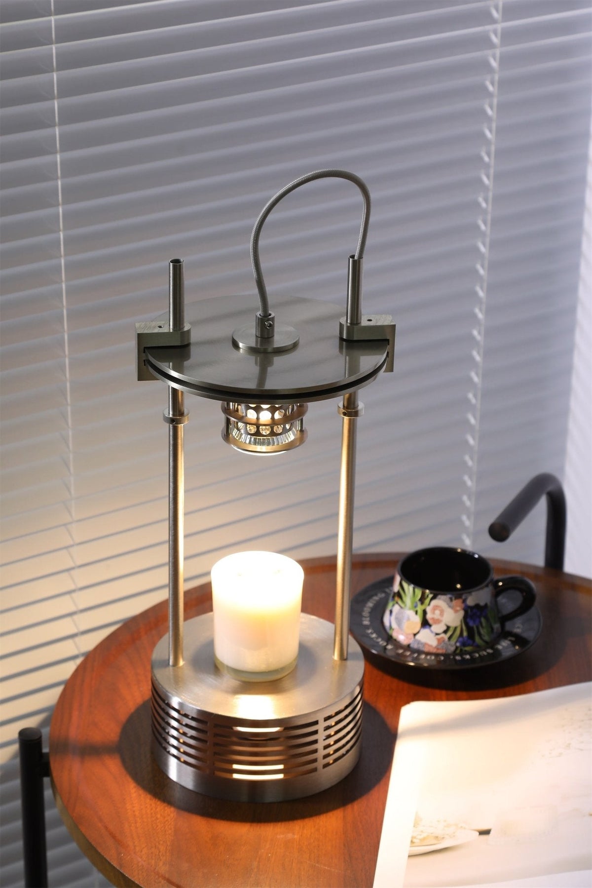 Serynd Aromatisch Tischlampe aus Edelstahl
