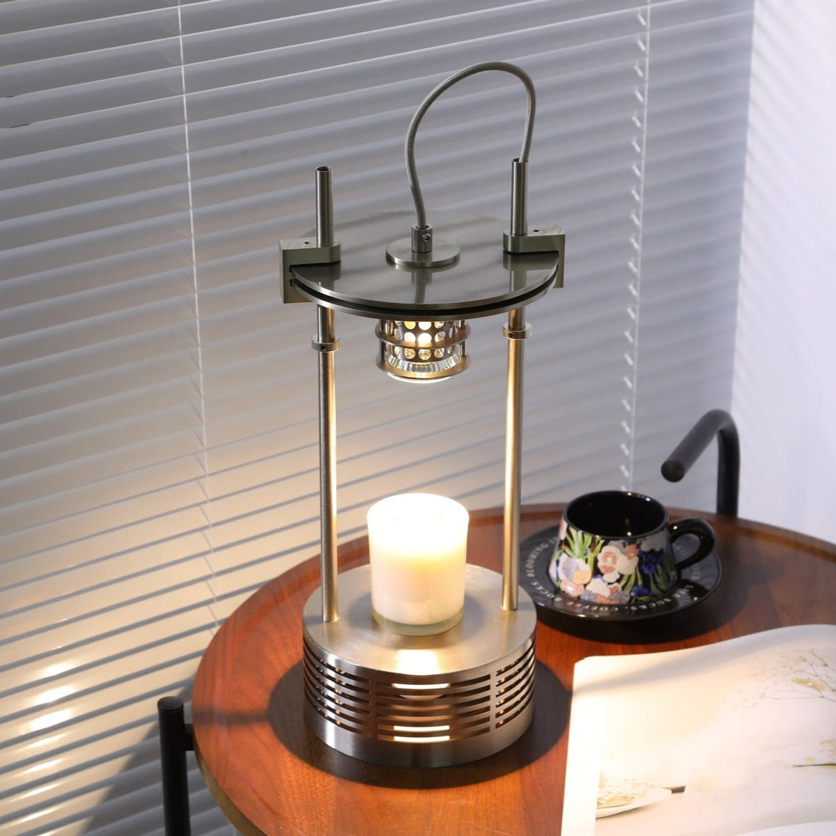 Serynd Aromatisch Tischlampe aus Edelstahl
