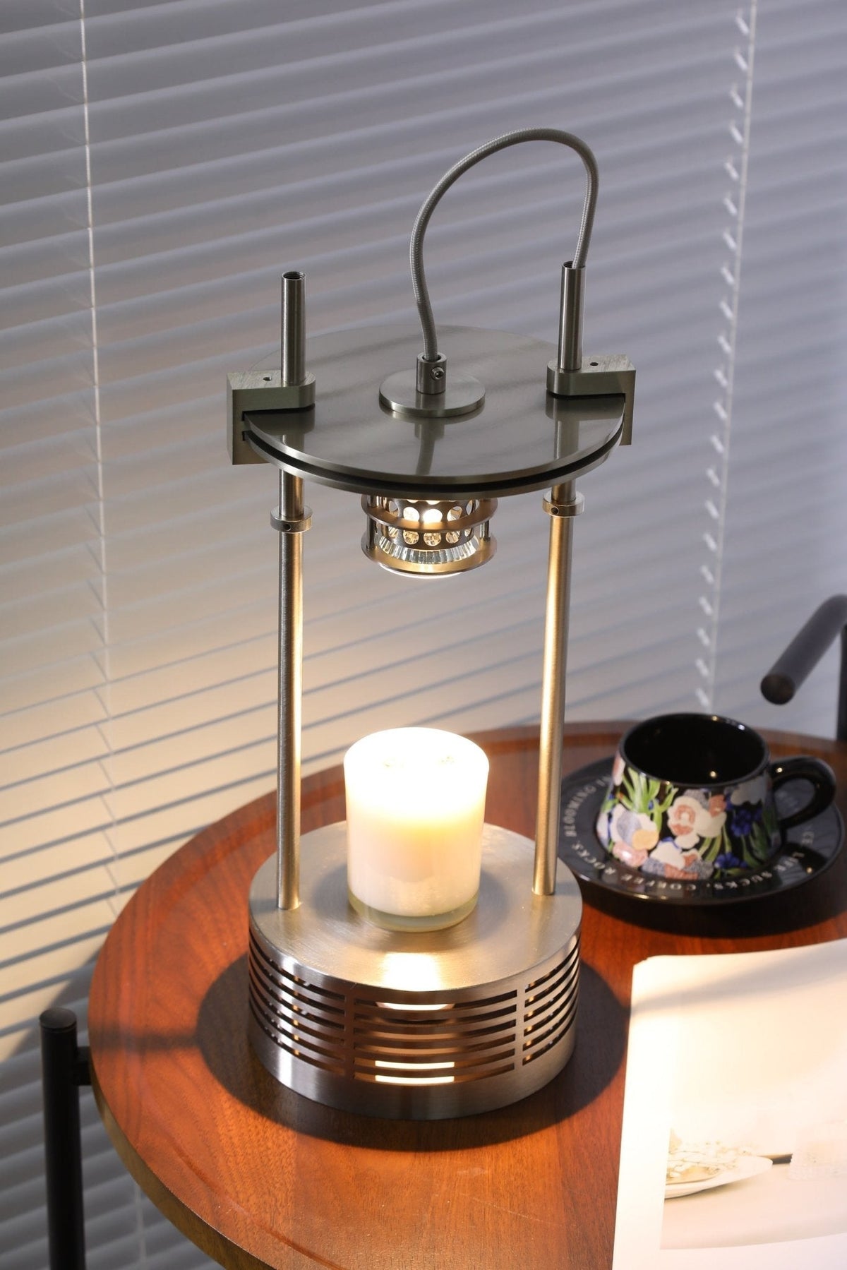 Serynd Aromatisch Tischlampe aus Edelstahl