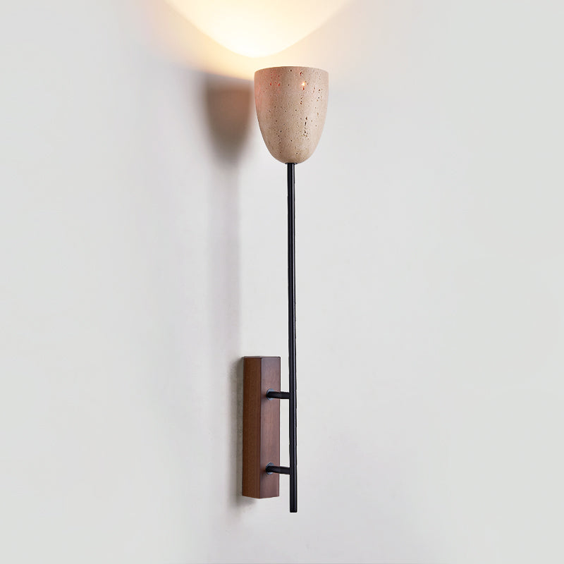 Kvennuvyo zeitgenössische minimalistische Wandleuchte aus Walnuss mit Metall