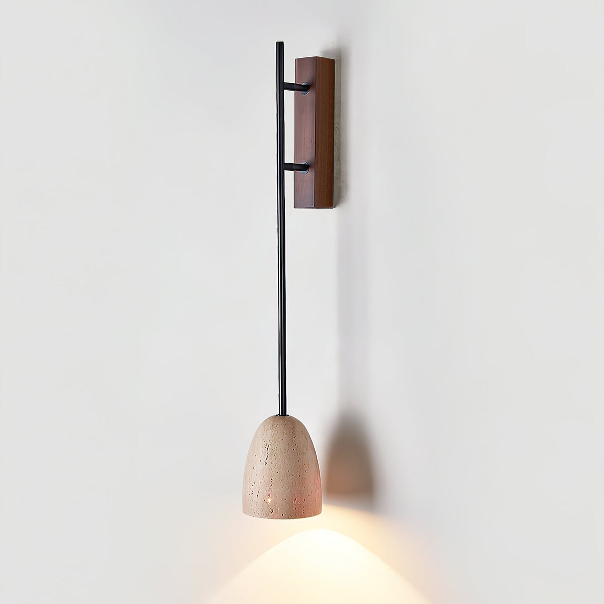Kvennuvyo zeitgenössische minimalistische Wandleuchte aus Walnuss mit Metall