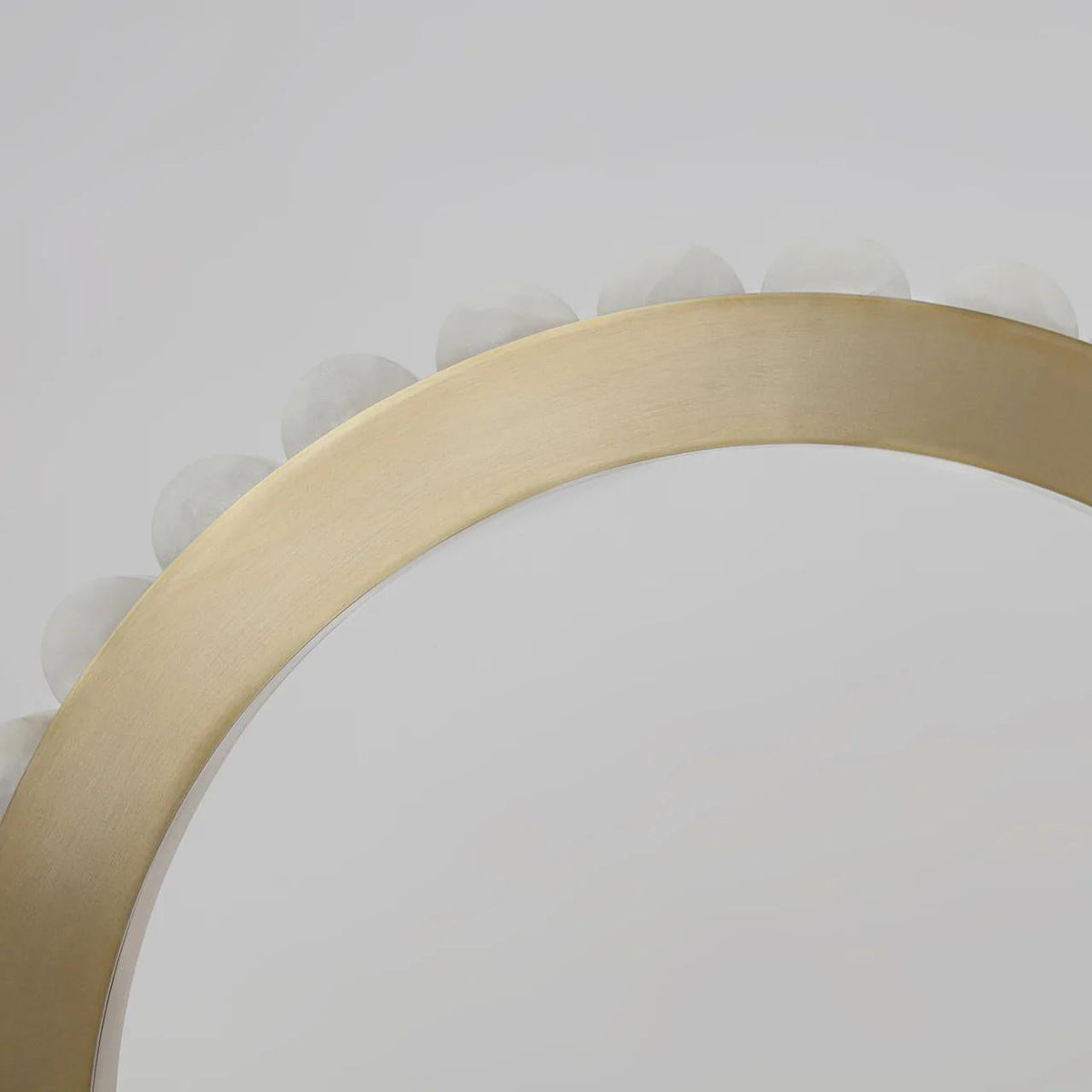 Lyra Kronleuchter aus Edelstahl in Alabaster, postmodern luxuriös