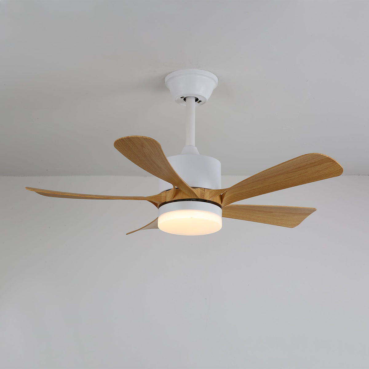 Sylven Moderner Holz-Deckenventilator mit Beleuchtung